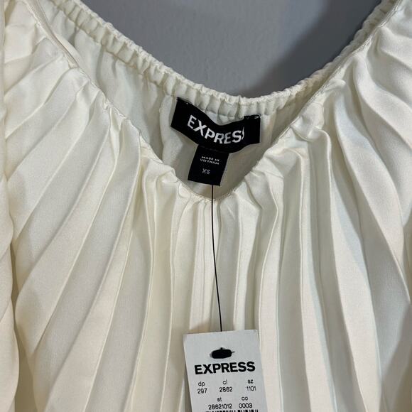 Express Off-White Pleated Crop Top NWT  XS - Picture 3 of 6